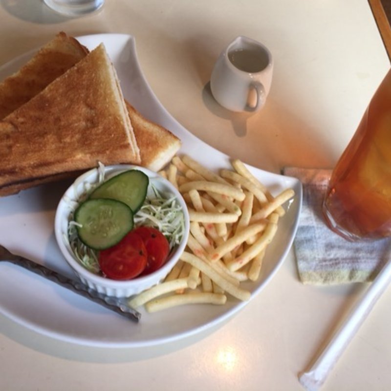 アフタヌーンティーセット　トーストサンド(カフェラルーン・ド・エスト)