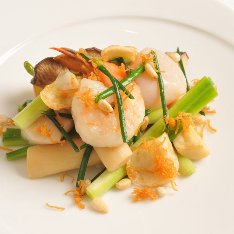 車海老と季節野菜・黄ニラの強火塩炒め(GRAND CHINA)