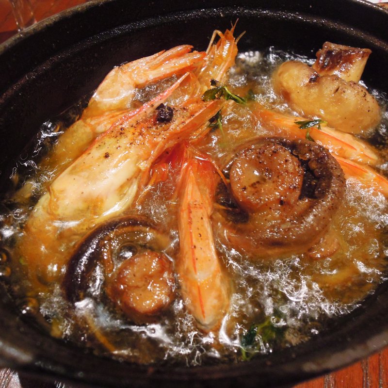 天使の海老とマッシュルームのココット(ビストロ トラディシオン)