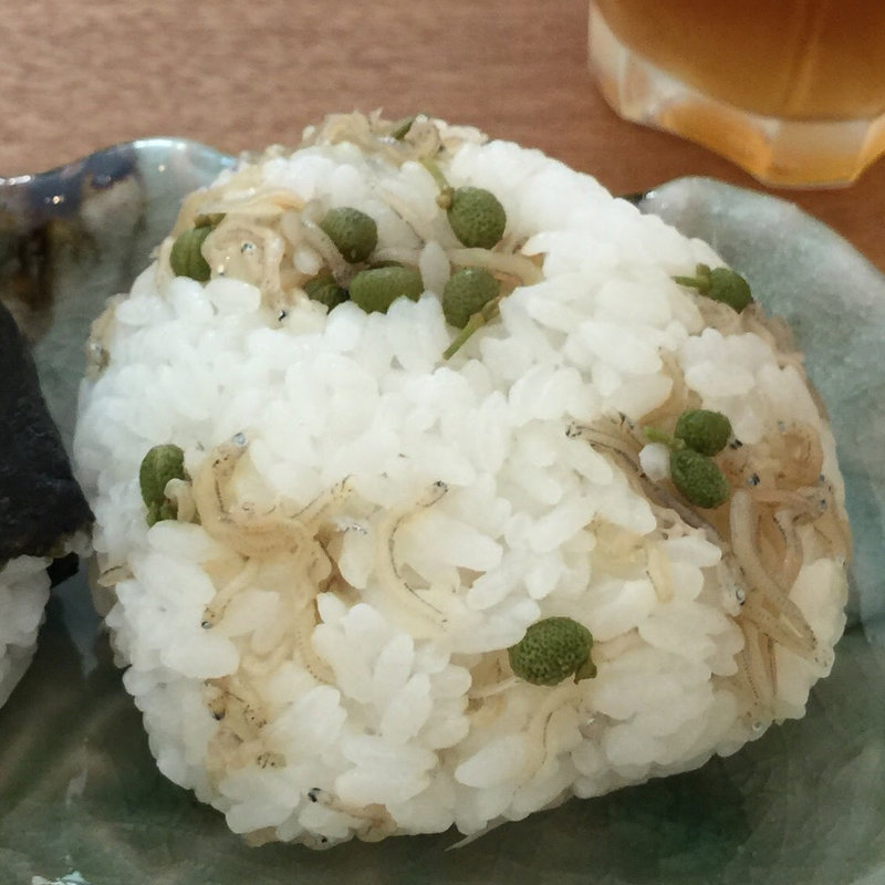 ちりめん山椒おにぎり(精米所カフェ藤原米穀店 )