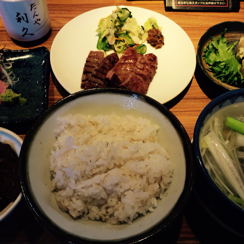 牛タンづくし定食(牛たん炭焼 利久 イオンレイクタウン店)