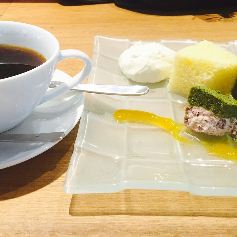 プチケーキセット(三菓亭)