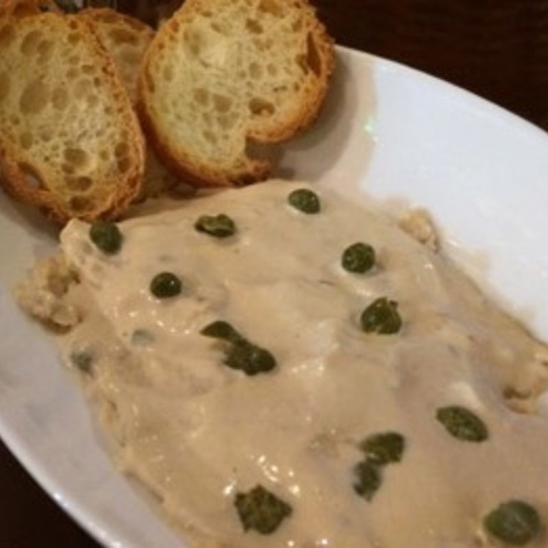  チキンwithツナ&ケッパー&マヨソース(フルモンティ Full Monty British Pub & Cider House)