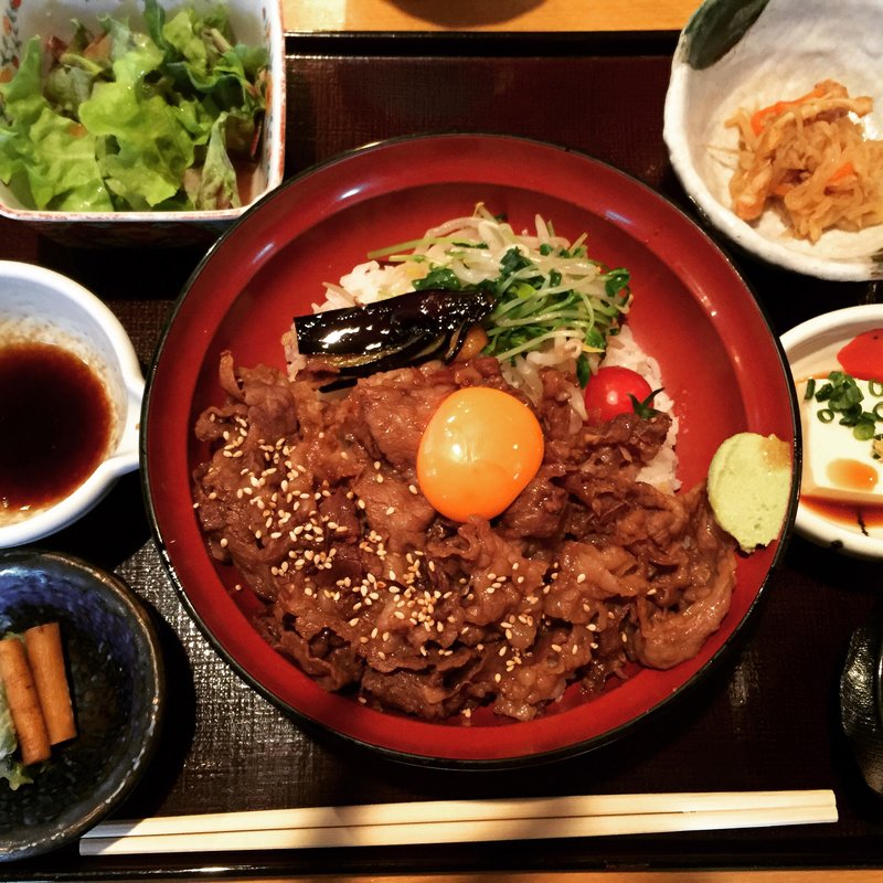 切り落とし牛丼(ぬる燗佐藤 六本木本店)