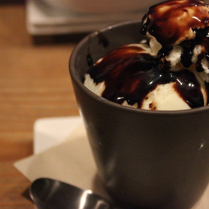 バニラアイス　バルサミコ酢かけ(葡萄屋マルシュ)