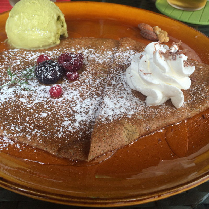 クルミと抹茶のアイスのガレット(うみねこ )