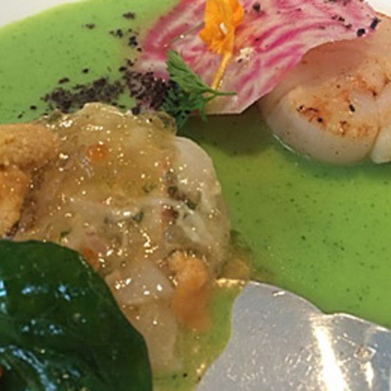 ホタテのソテーとホタテと雲丹の胡瓜ソース(レストラン・ル・ニコ・ア・オオミナミ)