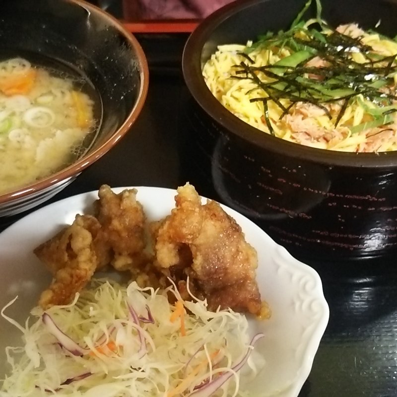 ちらし寿司定食(彩り亭)