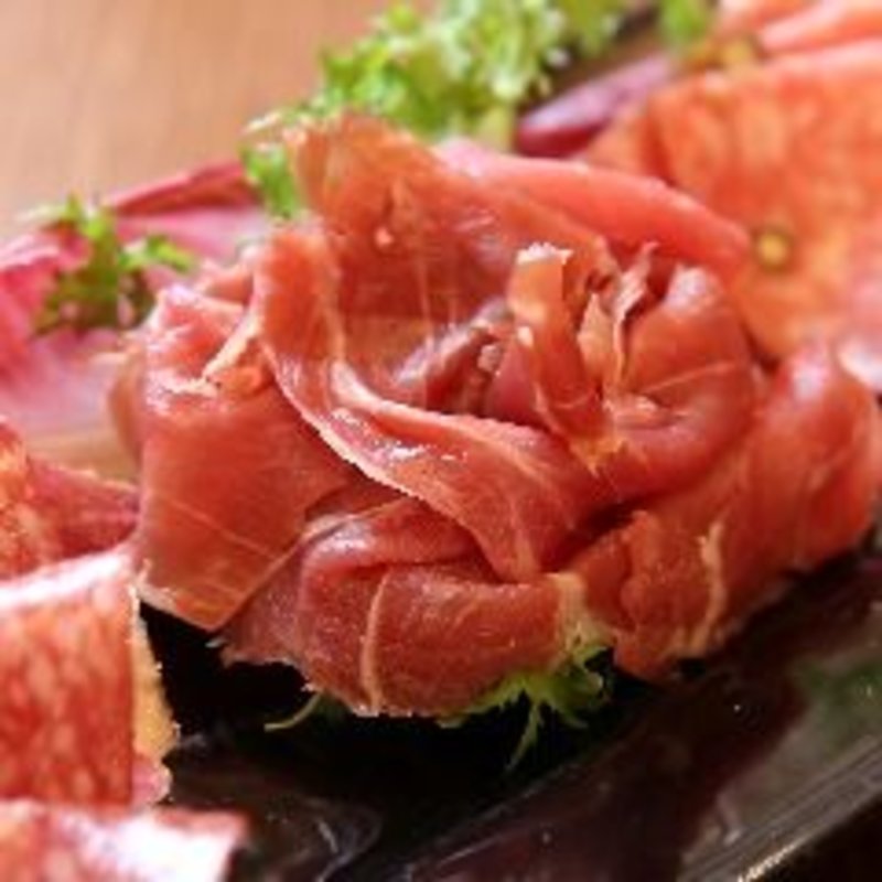 生ハムサラミ盛り合わせ(イタリアンバル アクア )