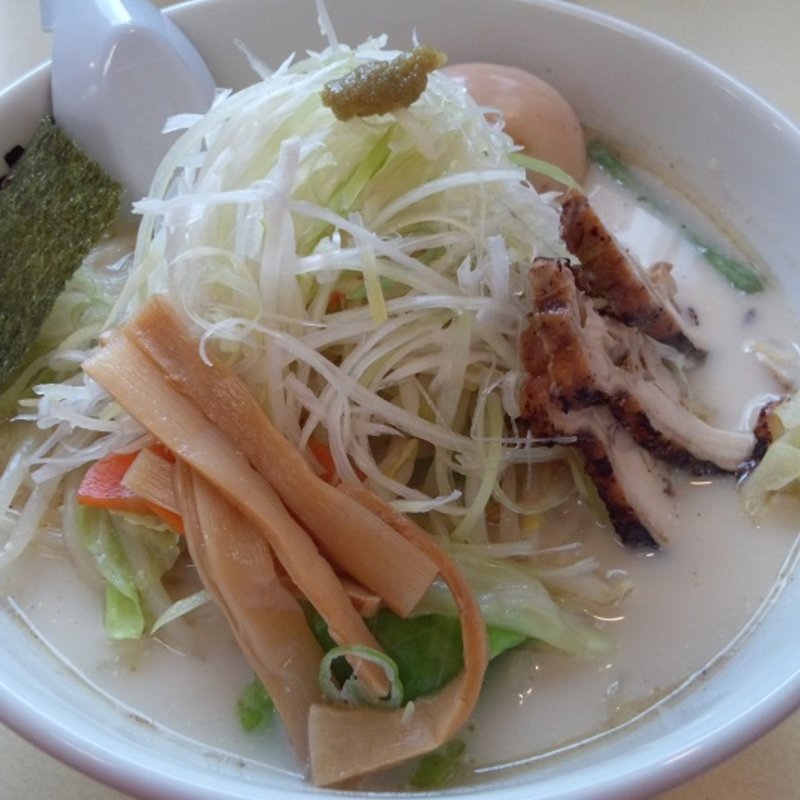 鶏白湯 野菜のっけ塩そば（並）(めん吉 新松戸店)