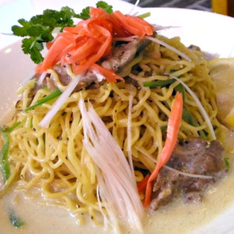 イベリコ豚の黒胡椒焼きそば(SO TIRED （ソー・タイアード）)