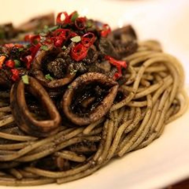 イカスミパスタ(イタリアンバル アクア )