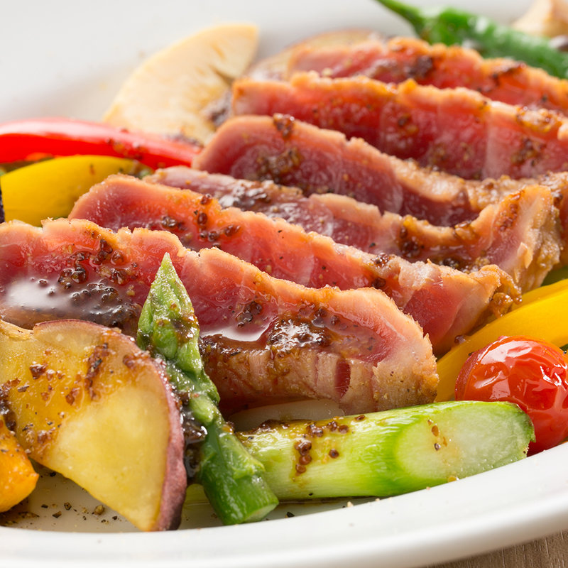 マグロのレア焼きと旬野菜　オリエンタルソース(GREEN GRILL)