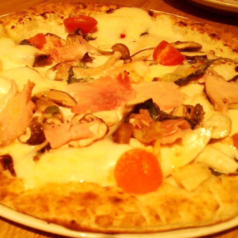 ピッツァ　ビスマルク(トラットリア アル･ポンピエーレ)