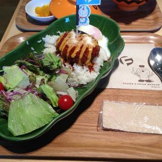 野菜たっぷりドラモコ丼(藤子・Ｆ・不二雄ミュージアムカフェ )