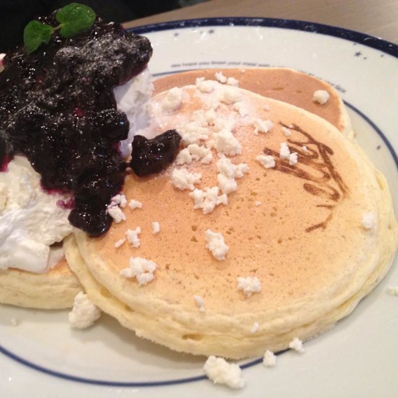 elk特製リコッタチーズとブルーベリーのパンケーキ(elk エルク 心斎橋本店)