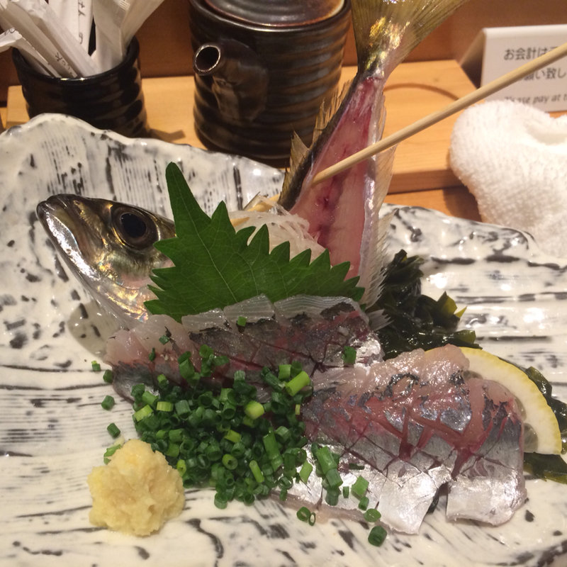 鯵の姿盛り(板前寿司 銀座コリドー店)