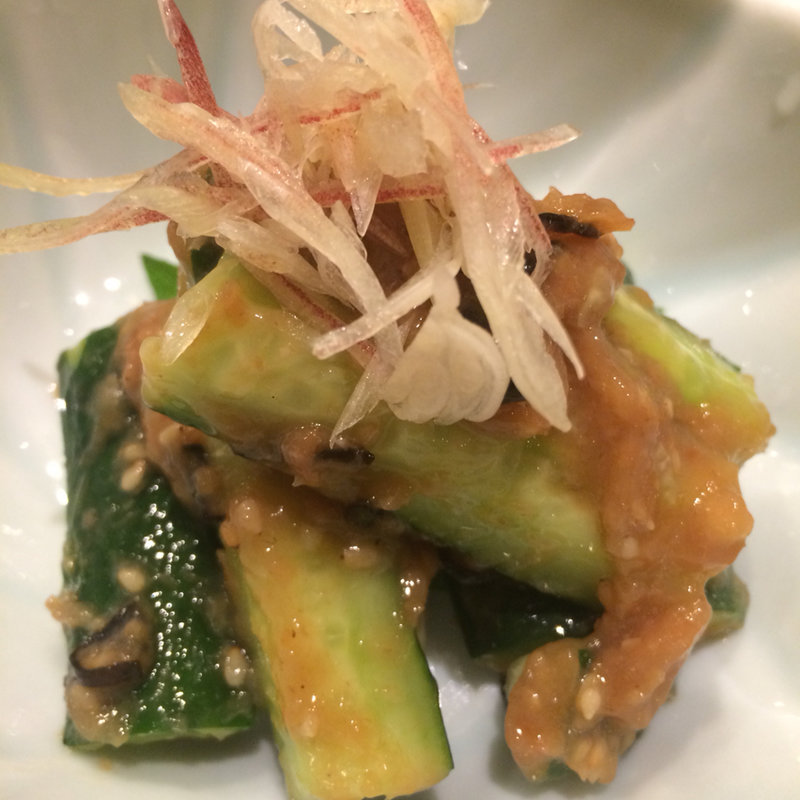 たたき梅きゅうり(板前寿司 銀座コリドー店)