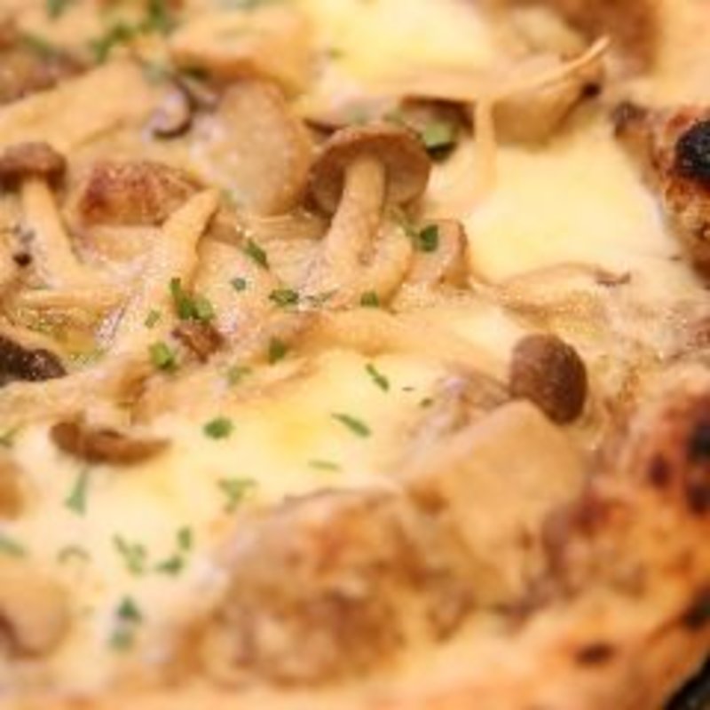 きのこたっぷりピザ(イタリアンバル アクア )