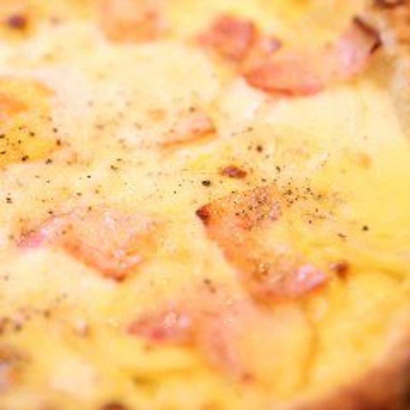 カルボナーラピザ(イタリアンバル アクア )