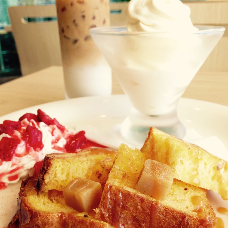 生キャラメルシナモントースト(ハーバーズカフェ)