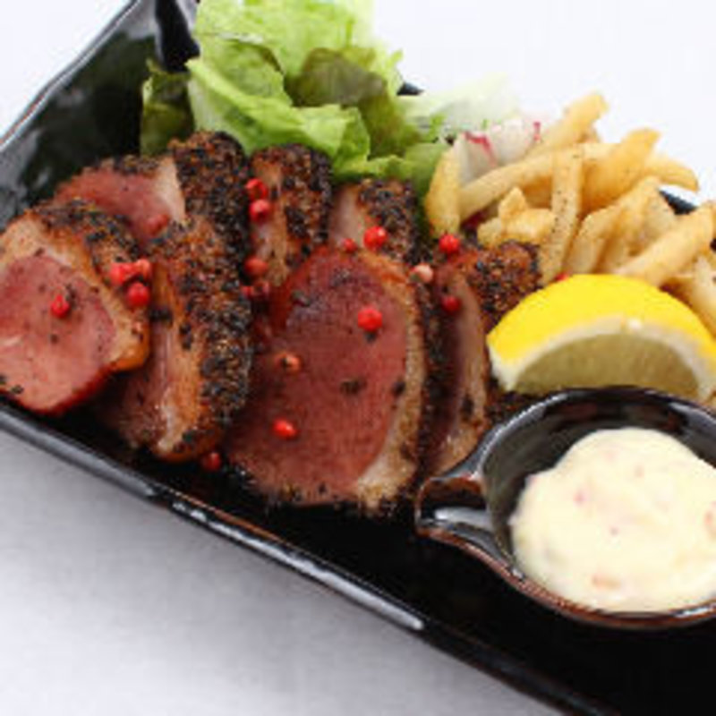 合鴨のペッパーステーキ(肉バル HACHIKU )