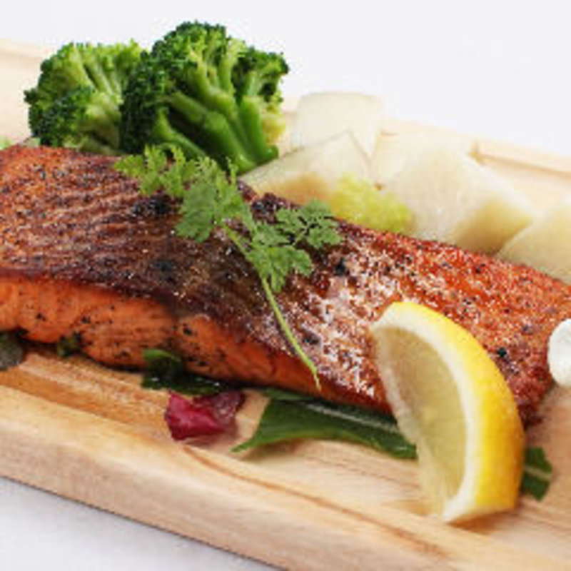 サーモンのムニエル(肉バル HACHIKU )