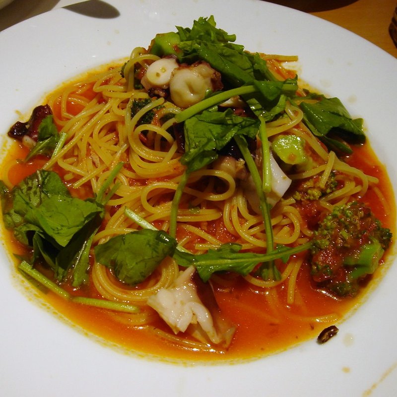 タコとブロッコリーのトマトソース(chez MACIO)