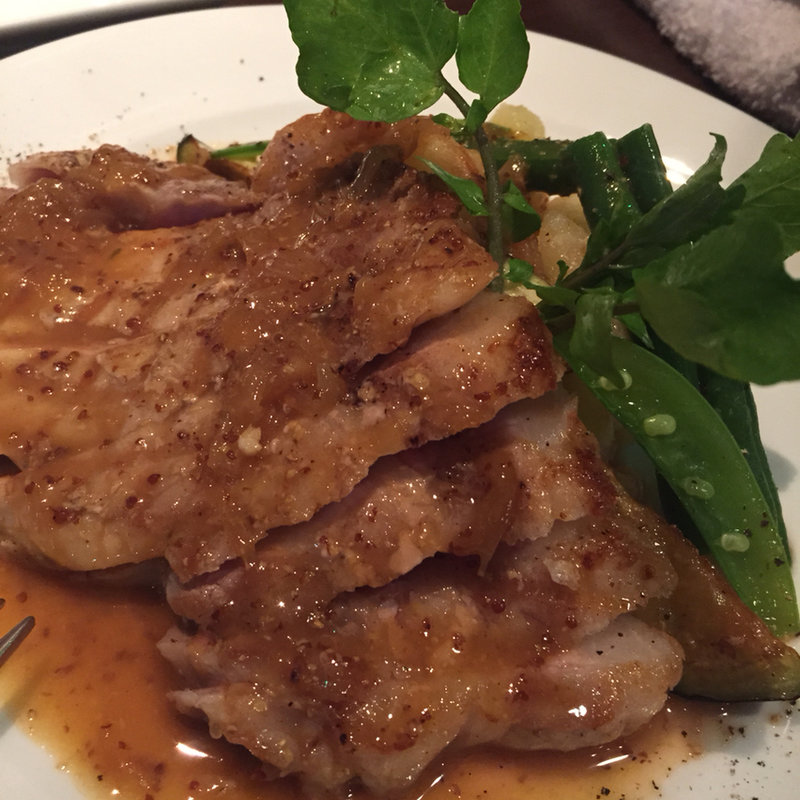 豚のグリル 粒マスタードソース(BISTRO ROOTS)