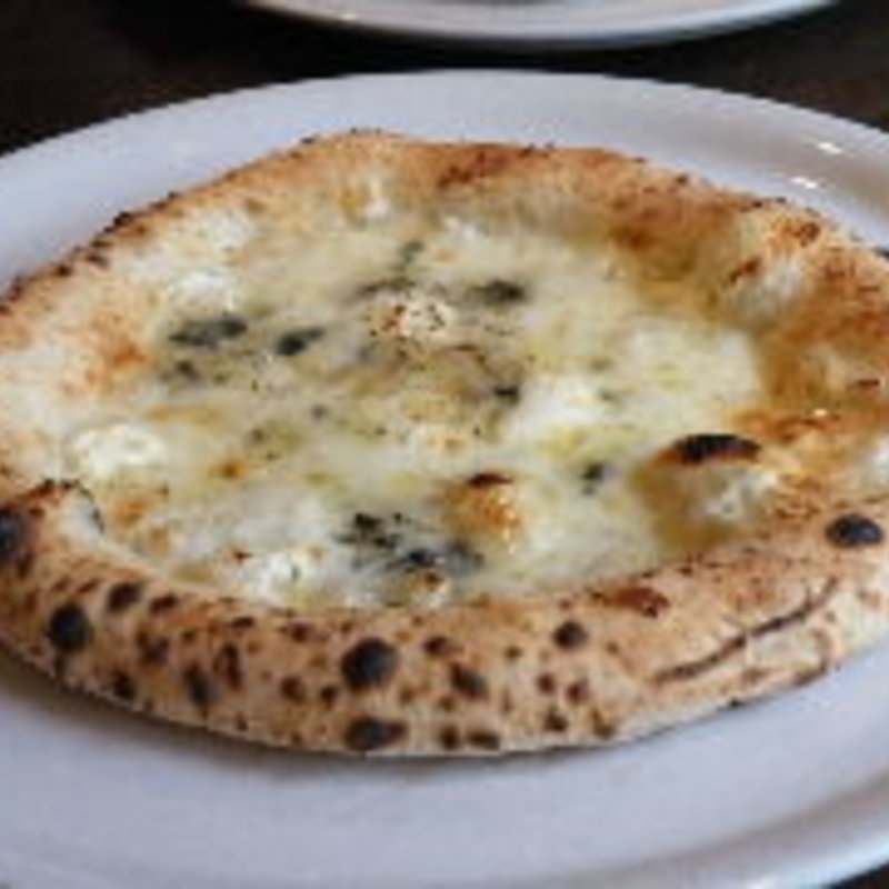 クワトロフォルマッジ(窯MARU)