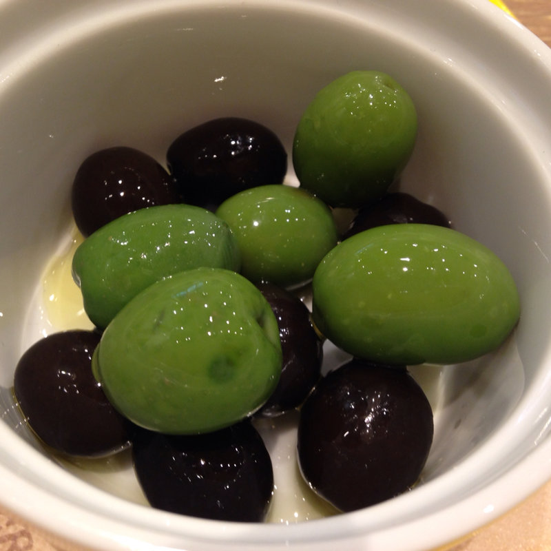 オリーブ盛り合わせ(フレッシュネスバーガー新川崎スクエア)