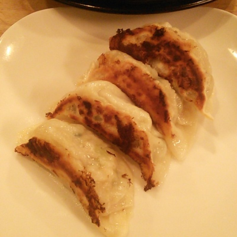 ニンニク入り餃子　4個(ソラノイロ ソルトアンドマッシュルーム （ソラノイロ salt & mushroom）)