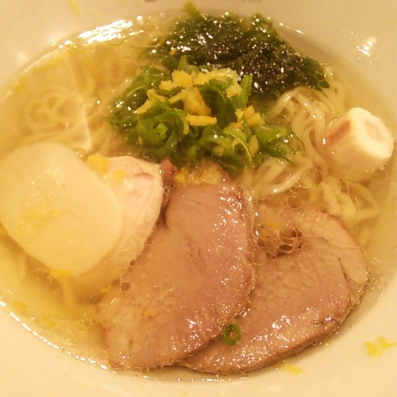 ゆず塩煮干ソバ(ソラノイロ ソルトアンドマッシュルーム （ソラノイロ salt & mushroom）)