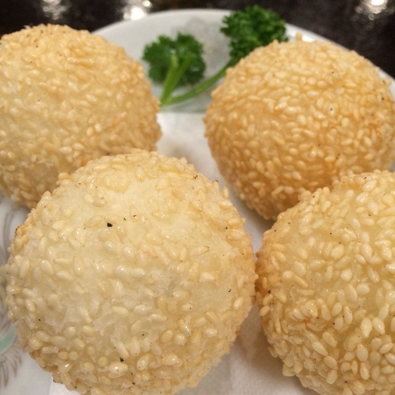 ゴマ団子(台湾客家料理新竹(タイワンハッカリョウリシンチク))