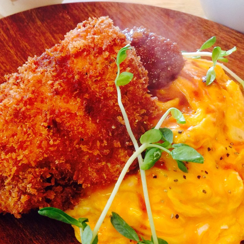 チキンカツオムライス(シャルマン )