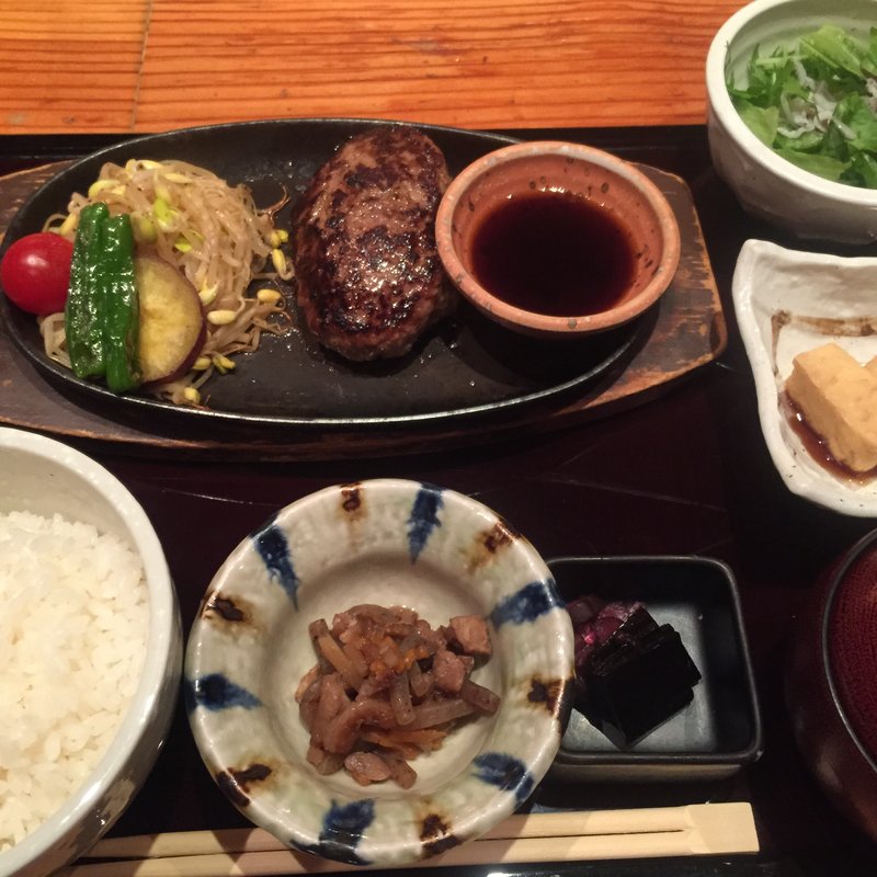 やみつき和牛ハンバーグ(御曹司 きよやす邸 六本木本店)