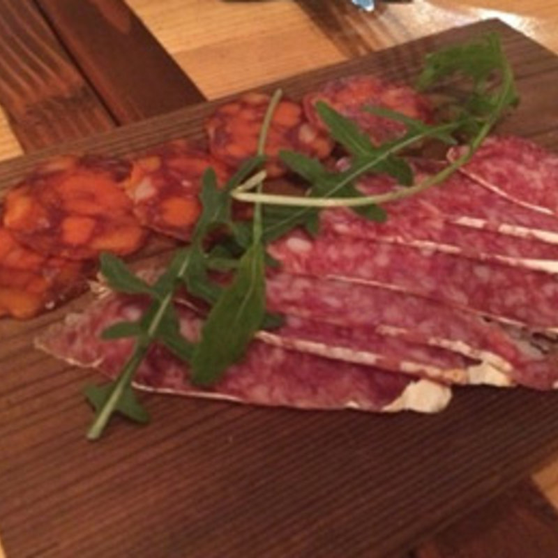 スペイン産サラミ（イベリコ豚＆白カビ）(チャコールグリル グリーン 吉田町)