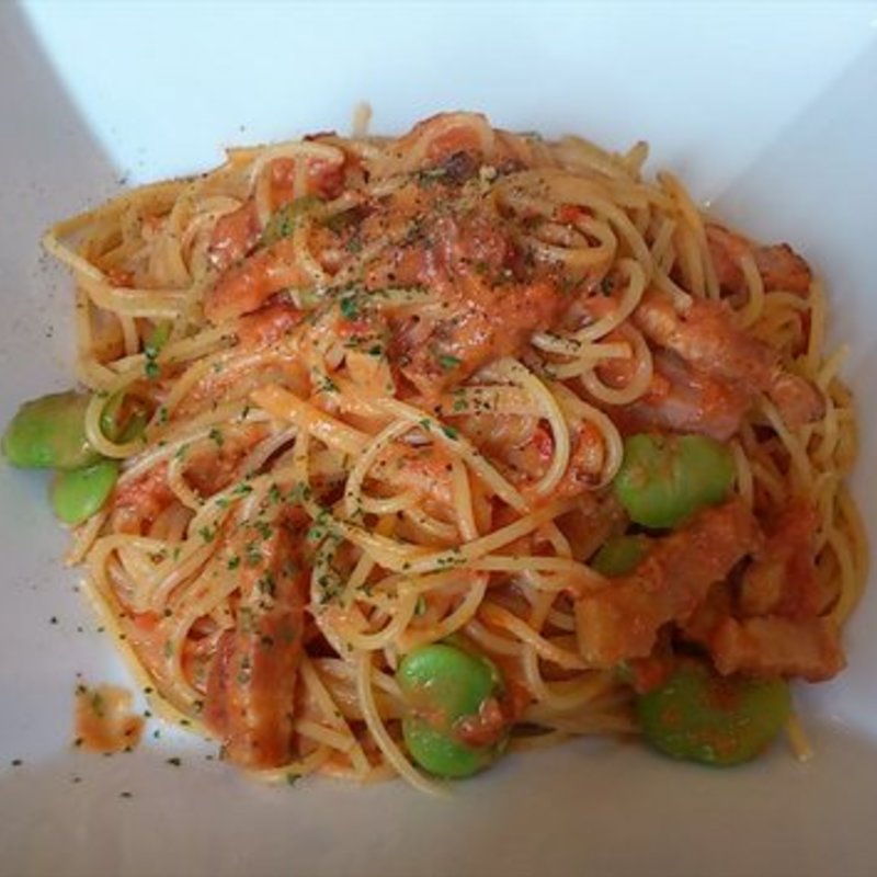 厚切りベーコンと空豆のトマトクリームパスタ(グレイスガーデンプラス)