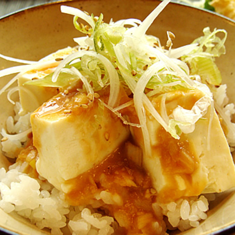 ねぎ味噌冷奴丼(カフェ豆茶)