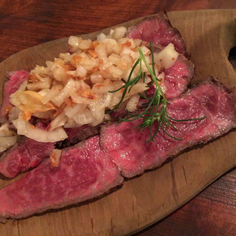 国産牛タタキ サンバルマタ風味(ｃａｆｅ ｂａｌｉ ｇａｓｉ 北山 （カフェ バリガシ）)