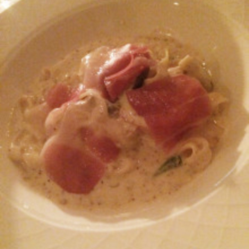 生パスタ　フェットチーネ　マスタードクリームソース　季節野菜とプロシュート添え(イル・ムリーノ ニューヨーク)