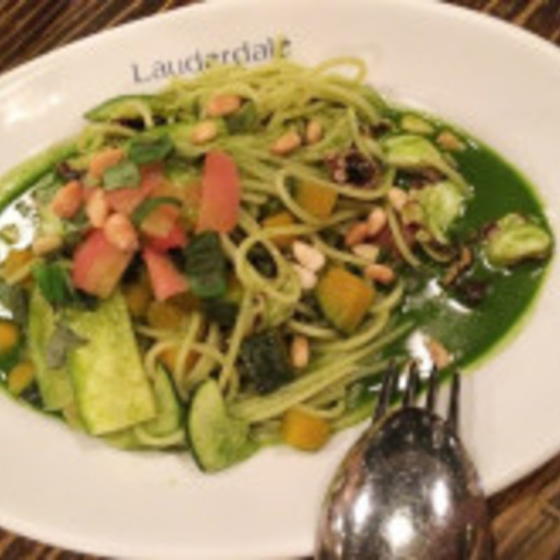 バジルソースのパスタ(ローダーデール)