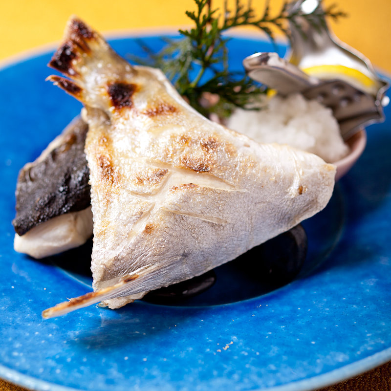 鮮魚カマの岩塩焼き (銀波 新宿東口店 （GINPA）)