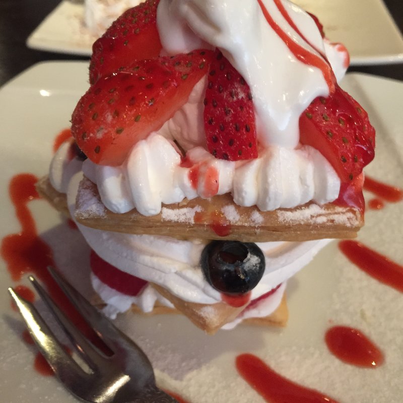 フルーツたっぷりミルフィーユ(Italian BAR KIMURAYA ~CANTINONE~ 門前仲町)