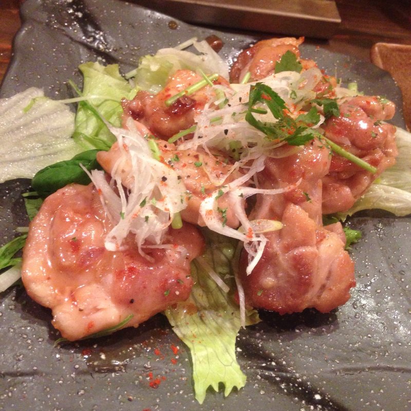 鶏もも肉の酒盗焼(梅田日本酒バルEVISU （エビス）)