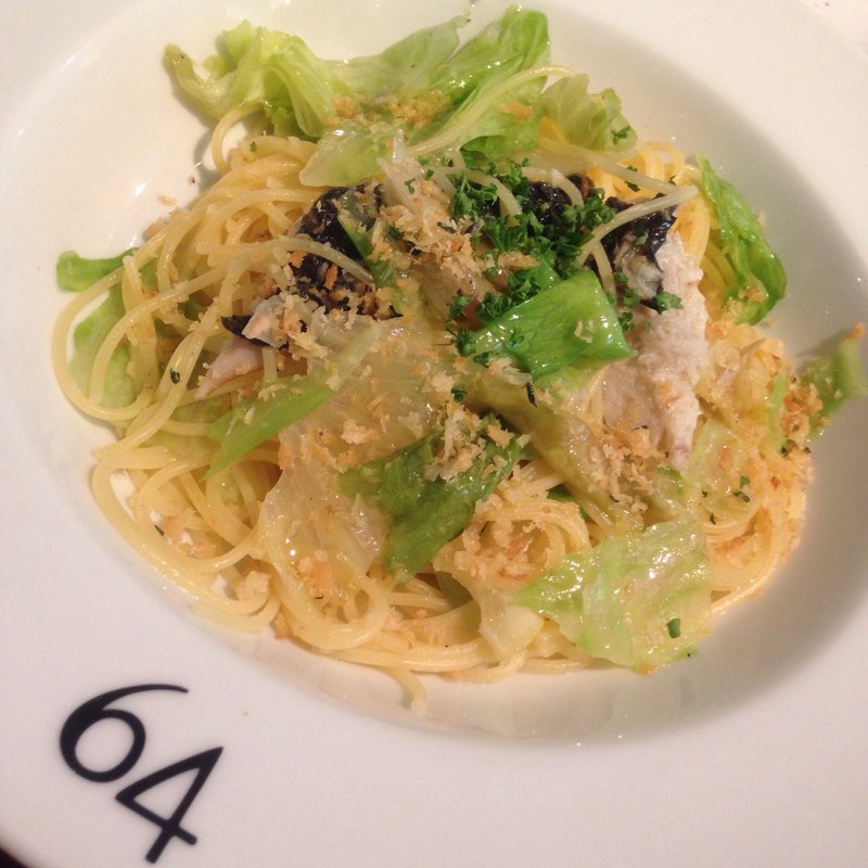 塩さばとキャベツのレモンソースパスタ(Bar＆Bistro 64 （バーアンドビストロロクヨン）)