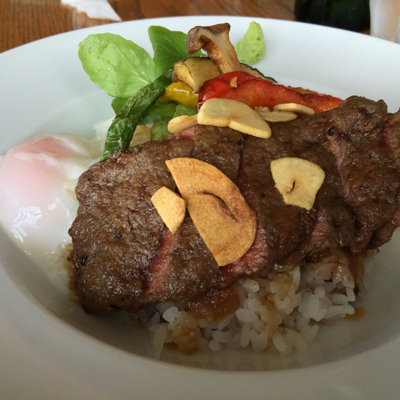 ワインビーフのステーキ丼(まきばレストラン )