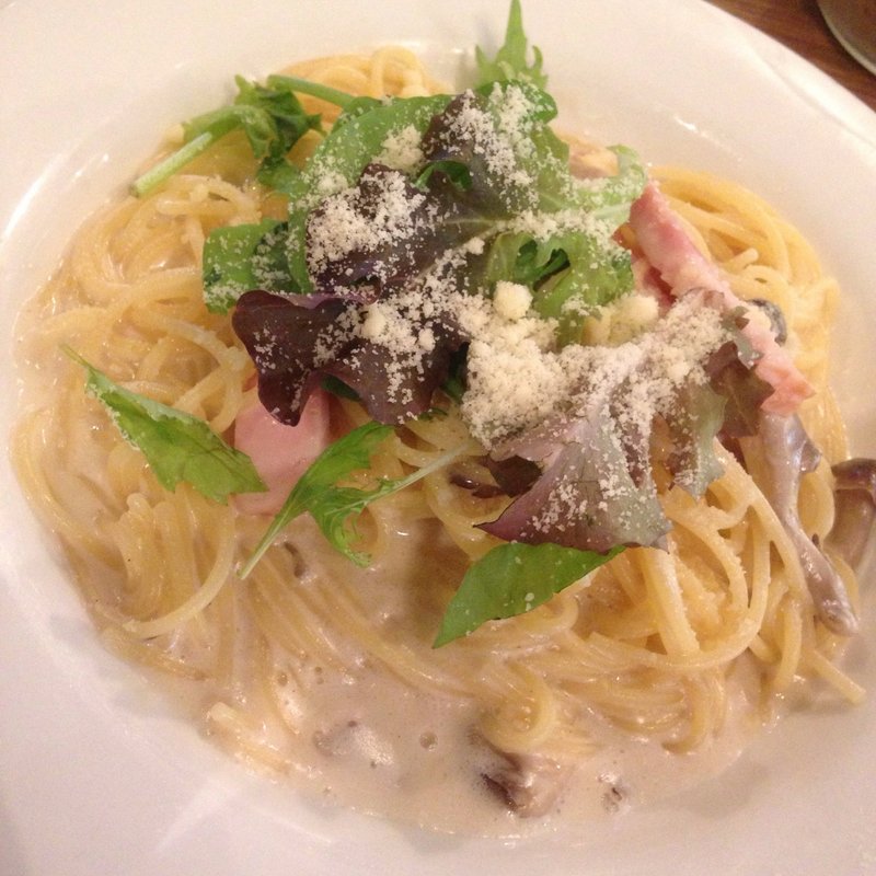 ベーコンのクリームパスタ(ROUGH RARE )