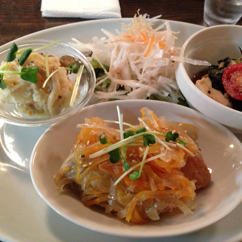 日替わり晩ごはんセット(ミツバチ堂)