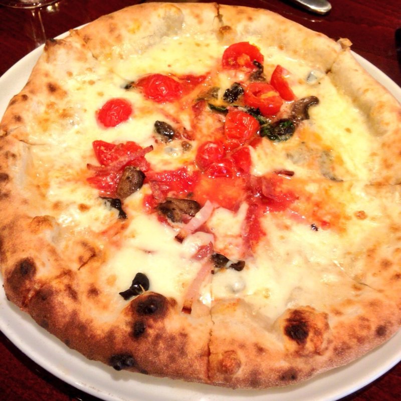 キノコのクリームピザ(Pizzeria del Re（ピッツェリア デル・レ）)